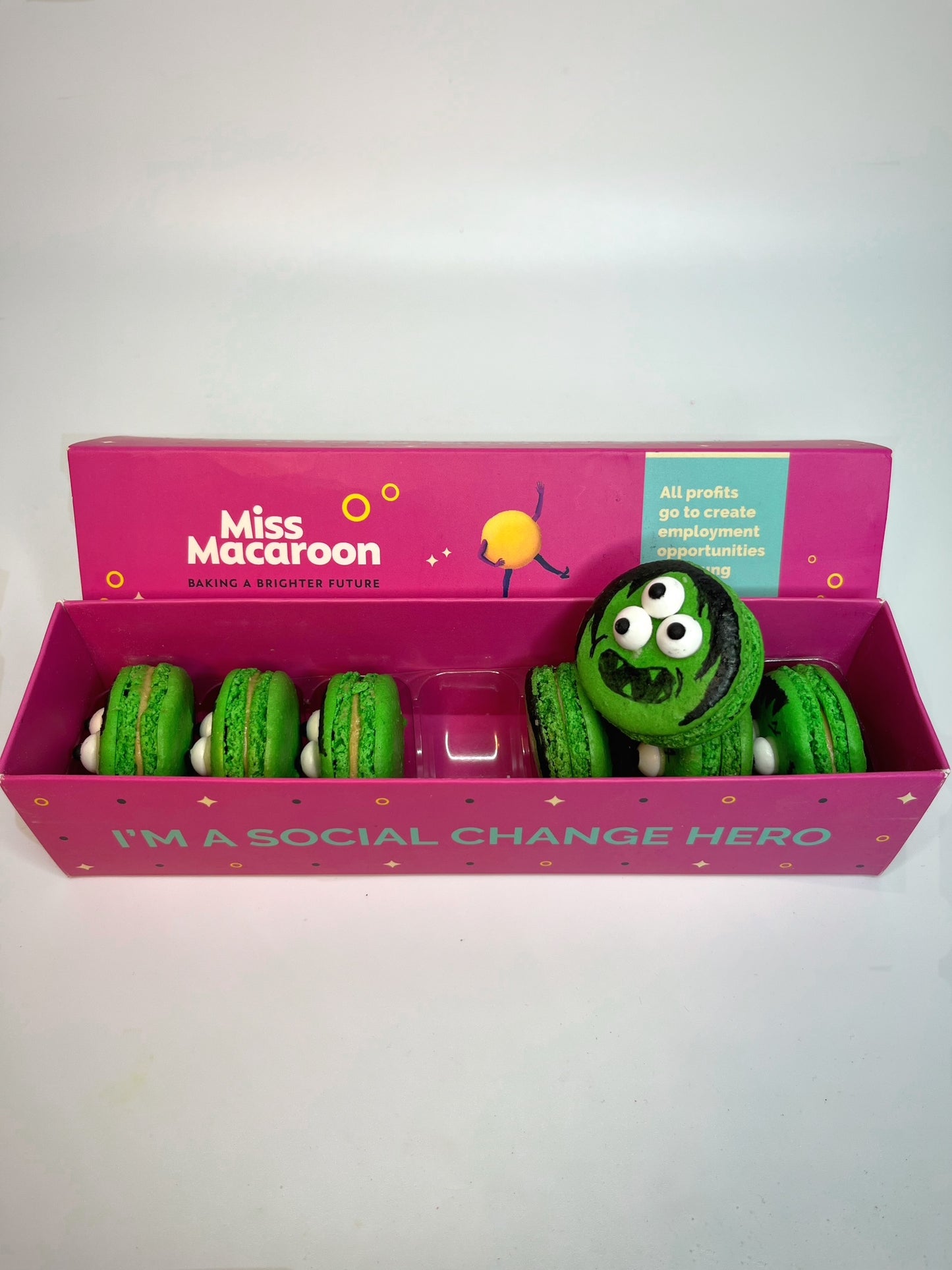 Halloween Limited Edition Macaroon Gift Box 2024