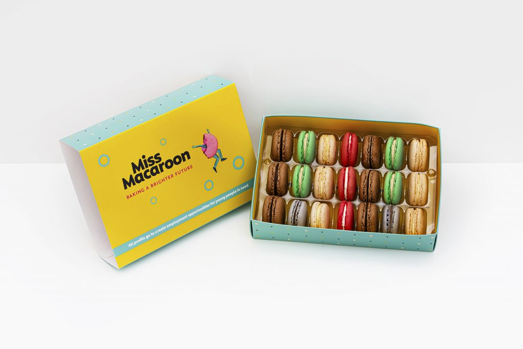 Christmas Macaroon Gift Box