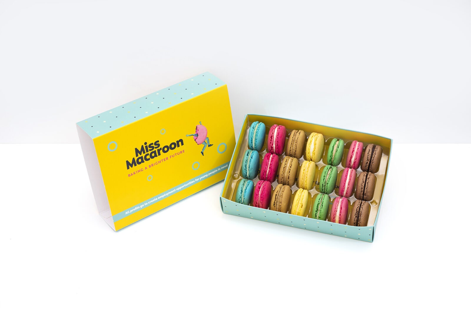 Gift box of 21 macaroons. Three of each flavour, seven different bright coloured macaroons.