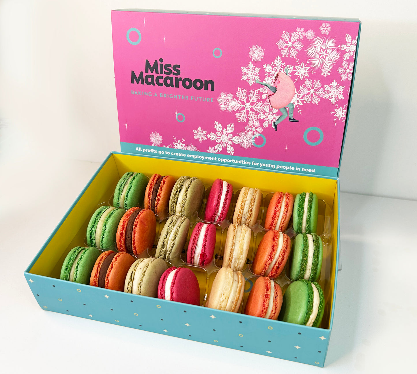 Christmas Sprayed Snowflake Macaroon Gift Box
