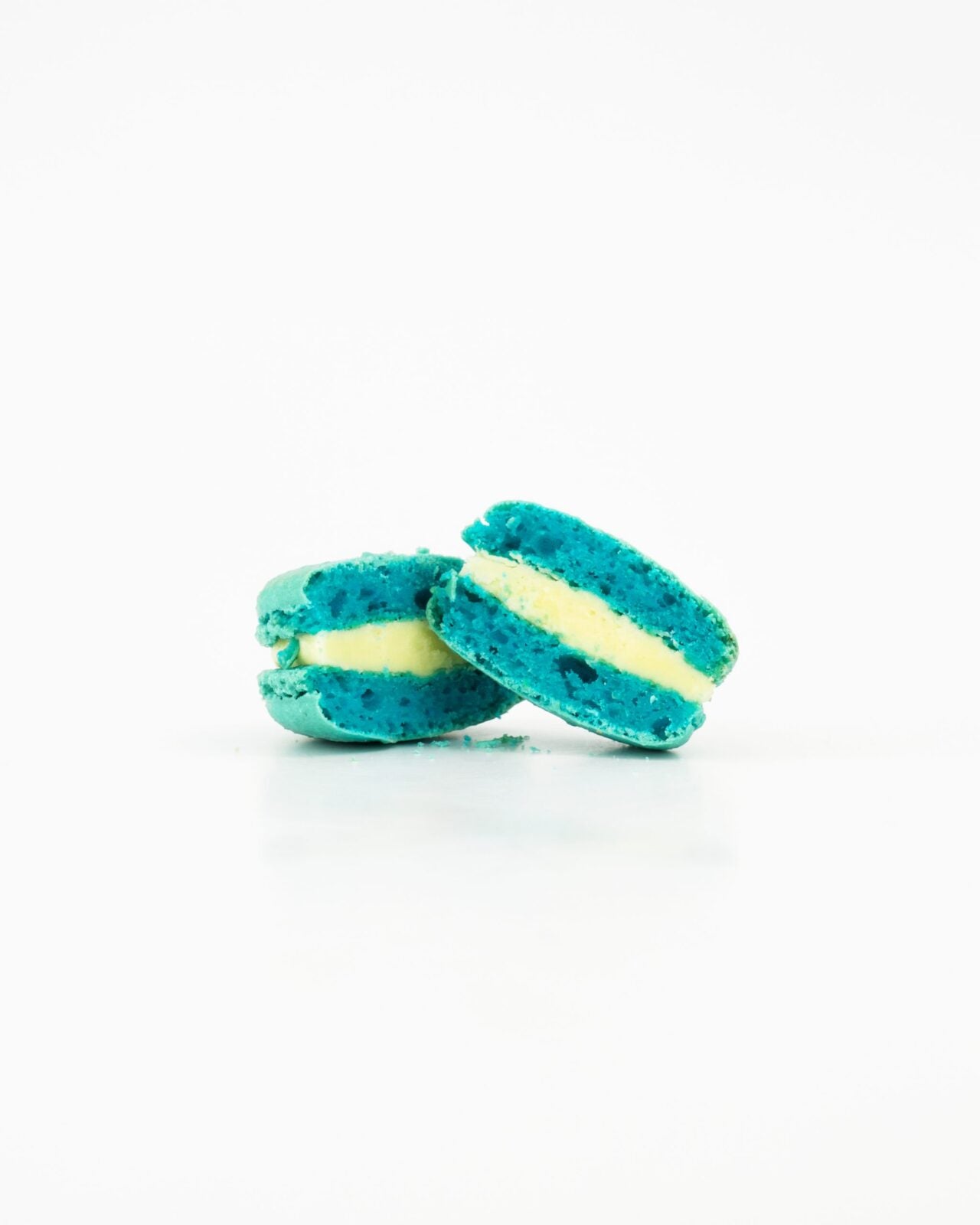 Blue Macaroons Tonka Bean